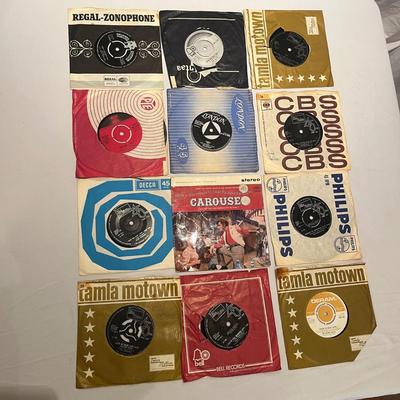 Collection of Vintage 45s (D-MG)