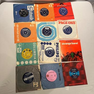 Collection of Vintage 45s (D-MG)