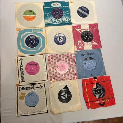Collection of Vintage 45s (D-MG)