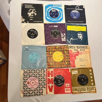 Collection of Vintage 45s (D-MG)