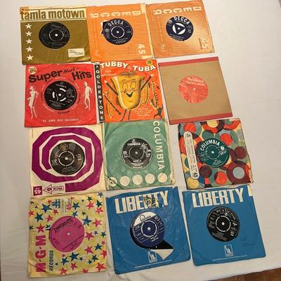 Collection of Vintage 45s (D-MG)