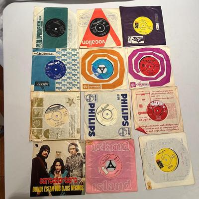 Collection of Vintage 45s (D-MG)