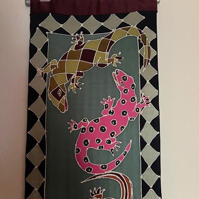 Batik On Silk Wall Hanging (UH-RG)