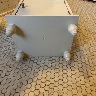 Small Cabinet with Shelves (B2-MK)