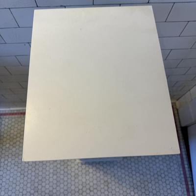 Small Cabinet with Shelves (B2-MK)
