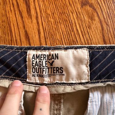 Carhartt, Levi’s, Wrangler and Other Men’s Pants and Shorts - Sizes 32-34 (B3-DZ)