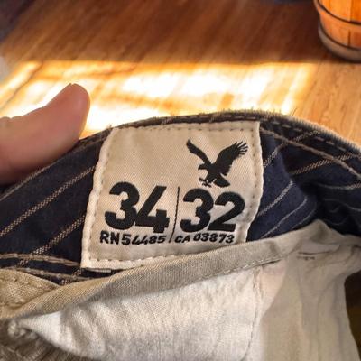 Carhartt, Levi’s, Wrangler and Other Men’s Pants and Shorts - Sizes 32-34 (B3-DZ)