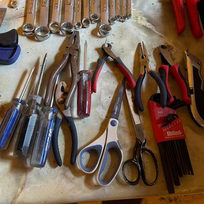 Husky Toolbox & Tools (BS2-MG)