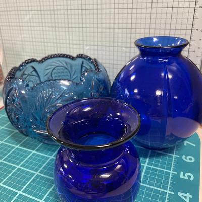 Blue glass and mugs