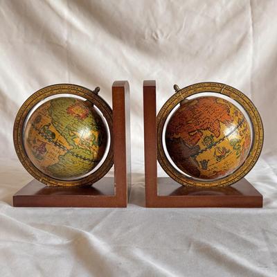 Pair of Mid-Century Old World Globe Bookends (B3-DZ)
