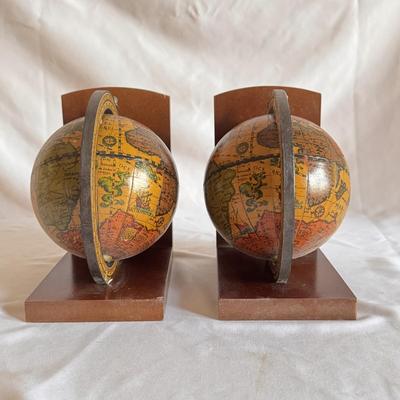 Pair of Mid-Century Old World Globe Bookends (B3-DZ)