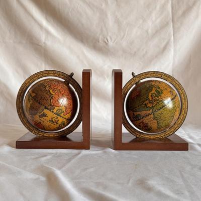 Pair of Mid-Century Old World Globe Bookends (B3-DZ)