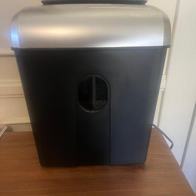 Shredder & Office Supplies (UO-MG)