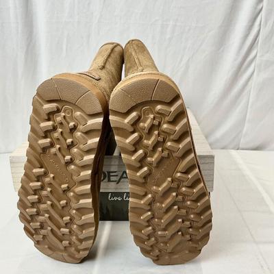 Lot A 103. NIB BEARPAW Elle, Hickory II Size 8