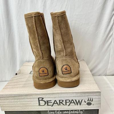Lot A 103. NIB BEARPAW Elle, Hickory II Size 8