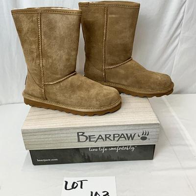 Lot A 103. NIB BEARPAW Elle, Hickory II Size 8