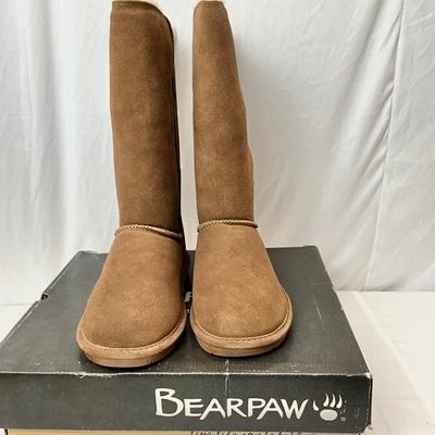 Lot A 104. NIB BEARPAW Lauren - Hickory Size 9