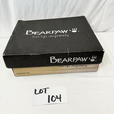Lot A 104. NIB BEARPAW Lauren - Hickory Size 9