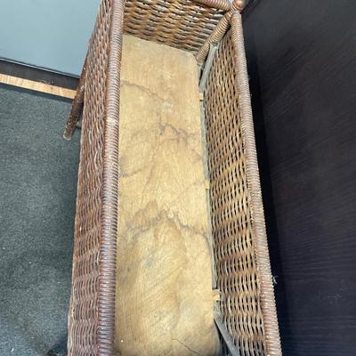 Wicker plant stand