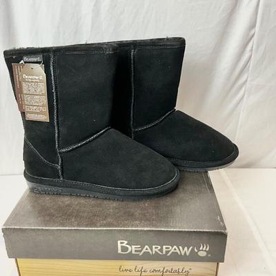 Lot A 105 NIB BEARPAW Emma Short - Black II Size 8