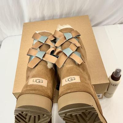 Lot A 107 NIB UGG Bailey Bow II Shimmer Chestnut Size 9
