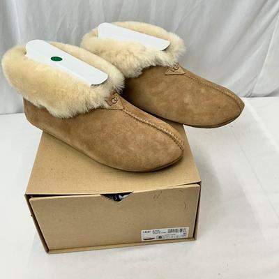 Lot A 108 NIB UGG Roo Revival - Chestnut Size 8