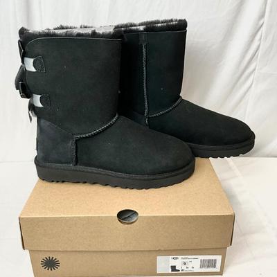 Lot A 109 NIB UGG Bailey Bow II Shimmer - Chestnut Size 9
