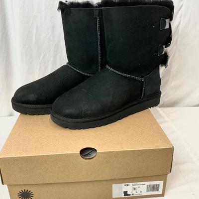 Lot A 109 NIB UGG Bailey Bow II Shimmer - Chestnut Size 9