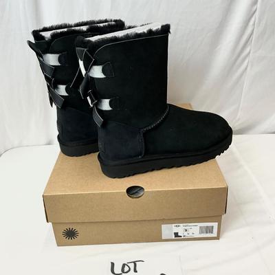 Lot A 109 NIB UGG Bailey Bow II Shimmer - Chestnut Size 9