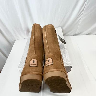 Lot A 111 NIB BEARPAW Blanca Tall II - Hickory Size 9
