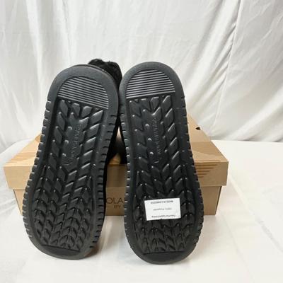 Lot A 112 NIB Koolaburra by UGG Dezi Short - Black Size 9