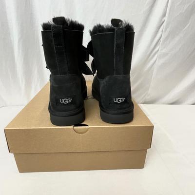 Lot A 113 NIB UGG Gita Bow Mini - Black Size 8