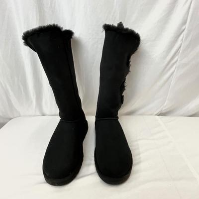 Lot A 114 New-No Box UGG Bailey Suede Button Triplet II Tall - Black Size 9