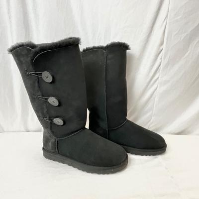 Lot A 114 New-No Box UGG Bailey Suede Button Triplet II Tall - Black Size 9