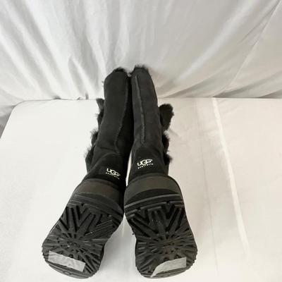 Lot A 114 New-No Box UGG Bailey Suede Button Triplet II Tall - Black Size 9