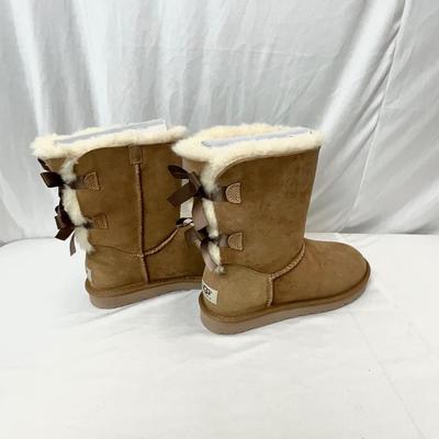 Lot A 115 New-No Box UGG Bailey Bow II - Chestnut Size 8