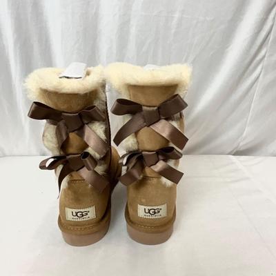 Lot A 115 New-No Box UGG Bailey Bow II - Chestnut Size 8