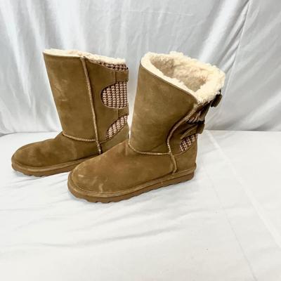 Lot A 116 New-No Box BEARPAW Boshie - Chestnut Size 9