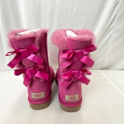Lot A 117 New-No Box UGG Bailey Bow II - Pink Size 8