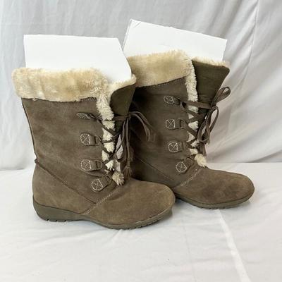 Lot A 119 Two Pair of Sporto Ladies Winter Boots, Suede Faux Fur - Black Size 8 & Tan Size 8.5