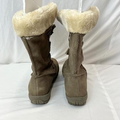 Lot A 119 Two Pair of Sporto Ladies Winter Boots, Suede Faux Fur - Black Size 8 & Tan Size 8.5