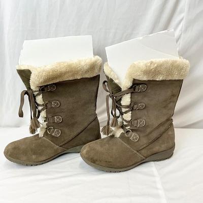 Lot A 119 Two Pair of Sporto Ladies Winter Boots, Suede Faux Fur - Black Size 8 & Tan Size 8.5