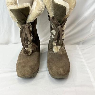 Lot A 119 Two Pair of Sporto Ladies Winter Boots, Suede Faux Fur - Black Size 8 & Tan Size 8.5