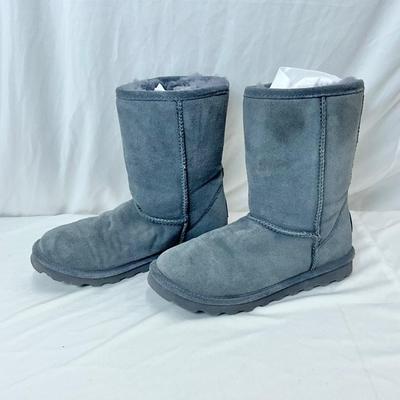 Lot A 120 Two Pair of BEARPAW Suede Boots Size 9