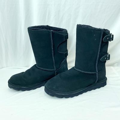 Lot A 120 Two Pair of BEARPAW Suede Boots Size 9