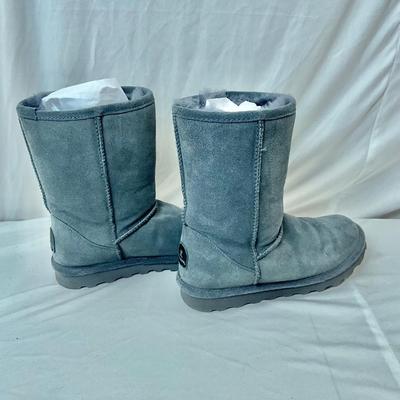 Lot A 120 Two Pair of BEARPAW Suede Boots Size 9