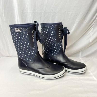Lot C 121 Ladies Mackintosh New England Jacket, Ladies Kees Rain Boot (size9), & Misty Harbor Umbrella