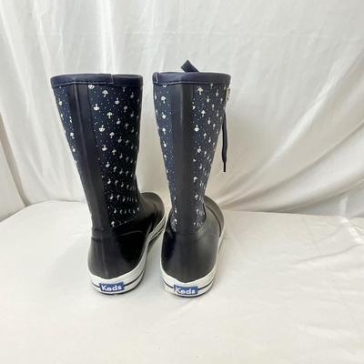 Lot C 121 Ladies Mackintosh New England Jacket, Ladies Kees Rain Boot (size9), & Misty Harbor Umbrella