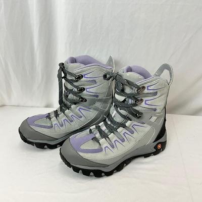 Lot C 122 Swiss Gear Winter Boots (size 8) & Tek Gear Fleece Jacket (size XXL)