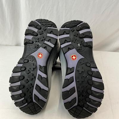Lot C 122 Swiss Gear Winter Boots (size 8) & Tek Gear Fleece Jacket (size XXL)